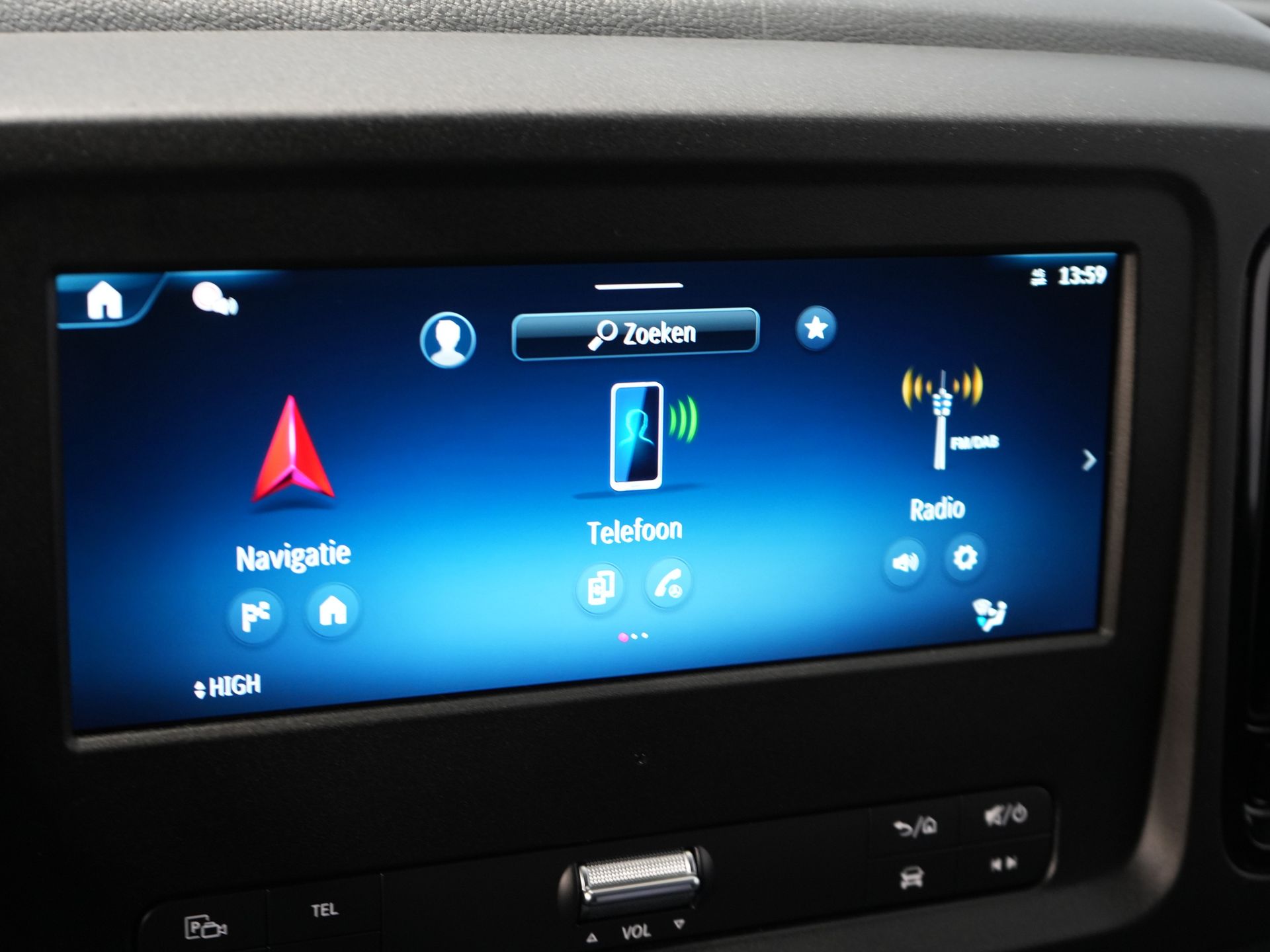 Mercedes-Benz Vito Bestelbus 116 CDI Aut. L2 BPM VRIJ! LED/ Stoelverw./ 270Gr.Deuren/ Spoiler/ Sidebars/ LMV/ Camera/ Cruise/ PDC/ Trekhaak