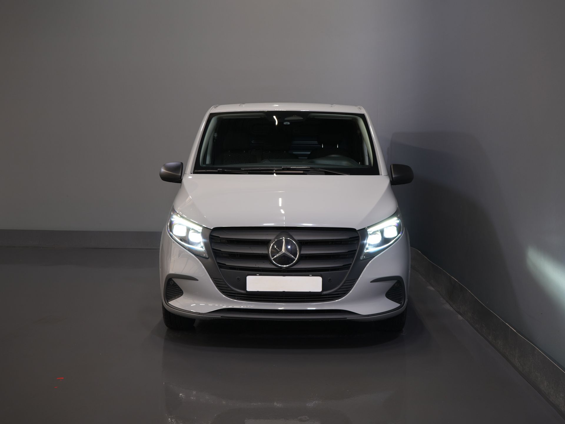 Mercedes-Benz Vito Bestelbus 116 CDI Aut. L2 BPM VRIJ! LED/ Stoelverw./ 270Gr.Deuren/ Camera/ Cruise/ PDC/ Trekhaak