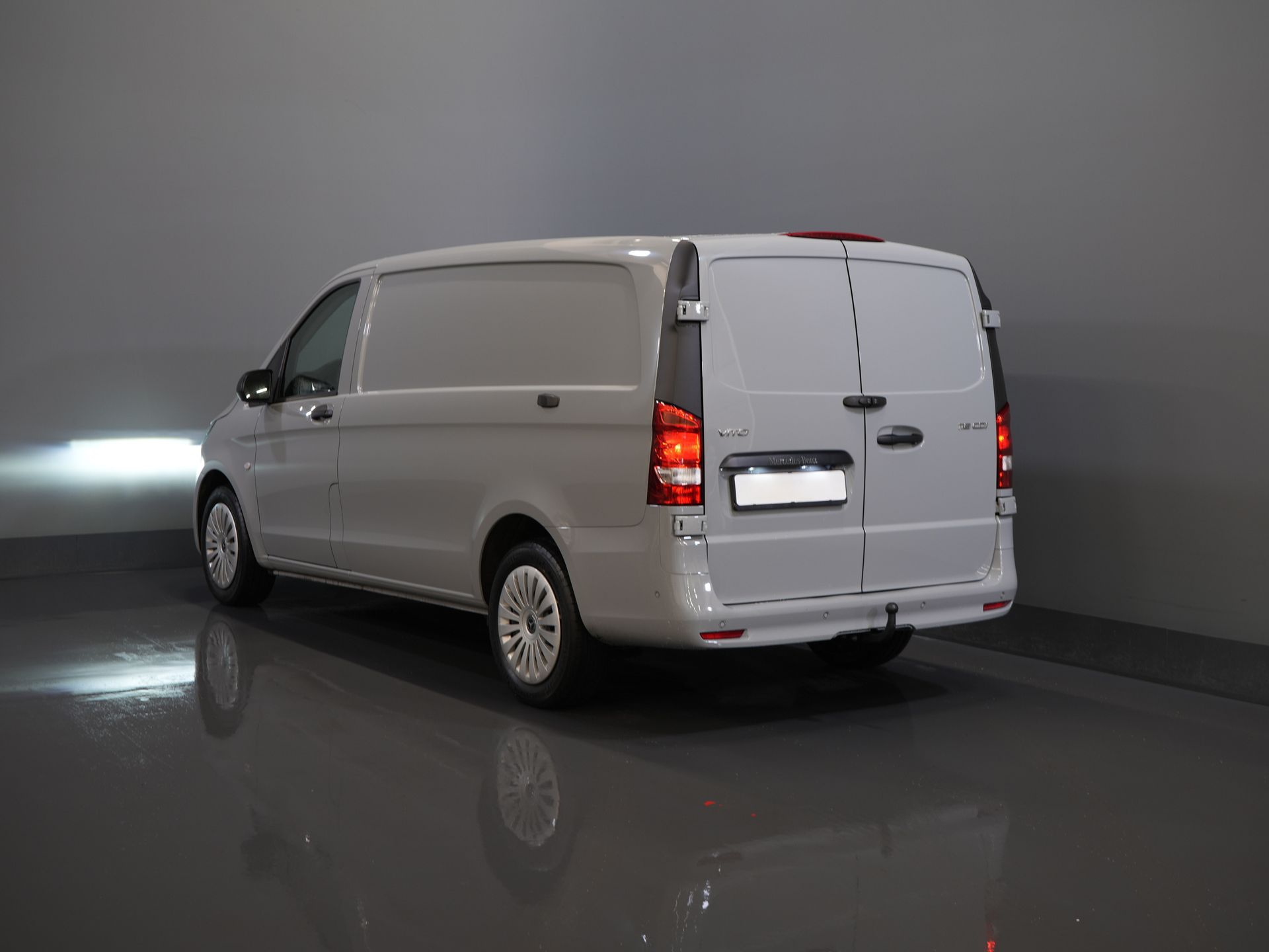 Mercedes-Benz Vito Bestelbus 116 CDI Aut. L2 BPM VRIJ! LED/ Stoelverw./ 270Gr.Deuren/ Camera/ Cruise/ PDC/ Trekhaak