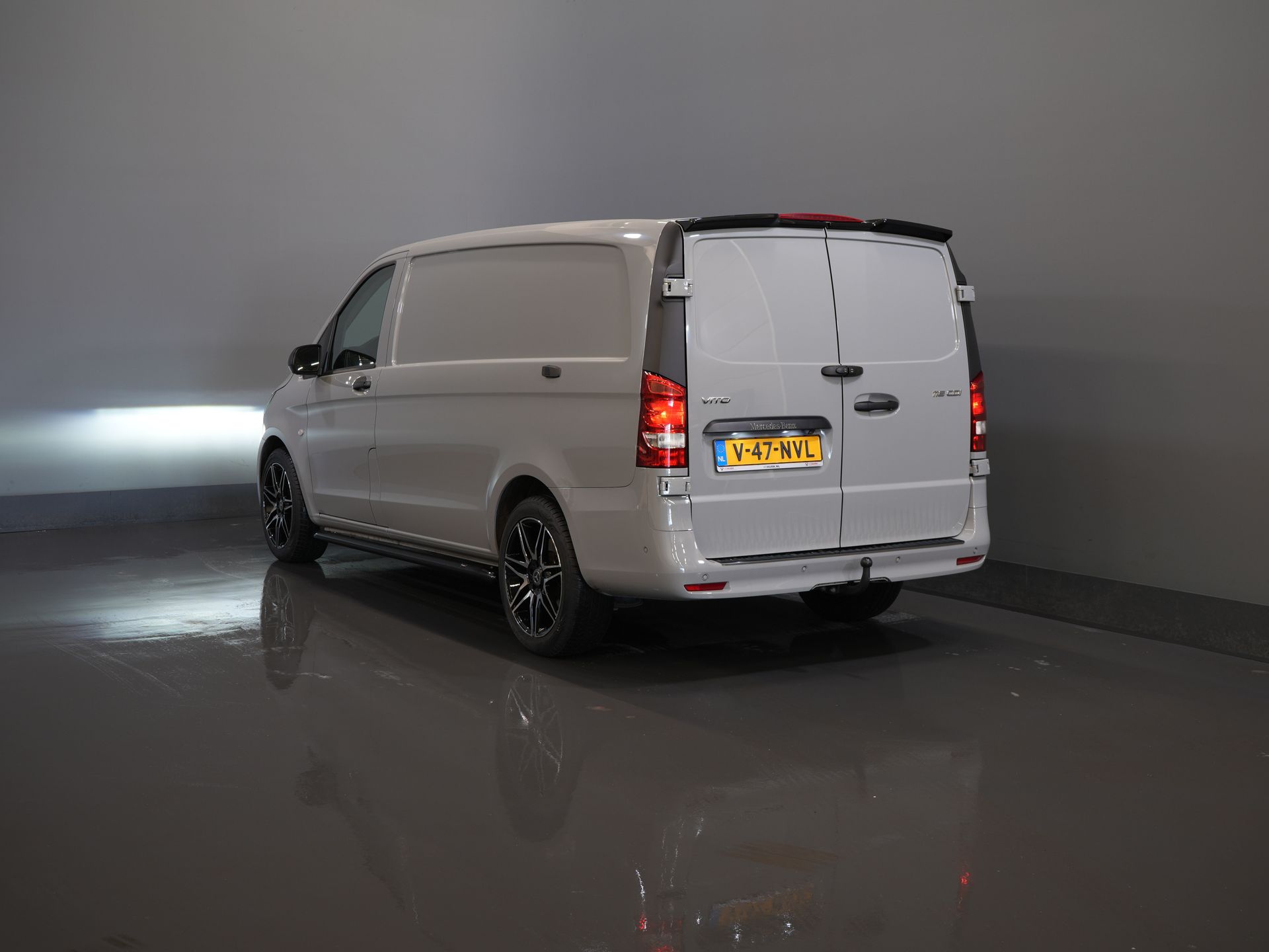 Mercedes-Benz Vito Bestelbus 116 CDI Aut. L2 BPM VRIJ! LED/ Stoelverw./ 270Gr.Deuren/ Spoiler/ Sidebars/ LMV/ Camera/ Cruise/ PDC/ Trekhaak
