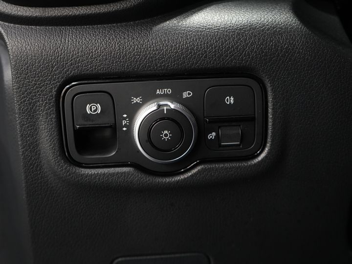 Mercedes-Benz Vito Bestelbus 116 CDI Aut. L2 BPM VRIJ! LED/ Stoelverw./ 270Gr.Deuren/ Camera/ Cruise/ PDC/ Trekhaak