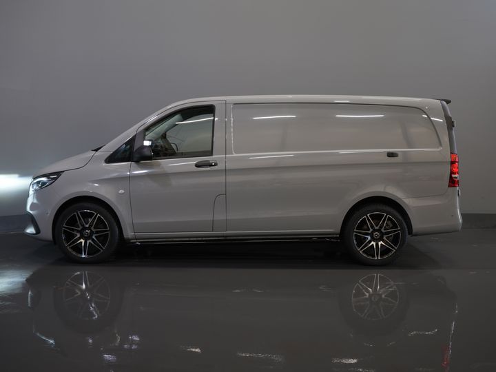 Mercedes-Benz Vito Bestelbus 116 CDI Aut. L2 BPM VRIJ! LED/ Stoelverw./ 270Gr.Deuren/ Spoiler/ Sidebars/ LMV/ Camera/ Cruise/ PDC/ Trekhaak