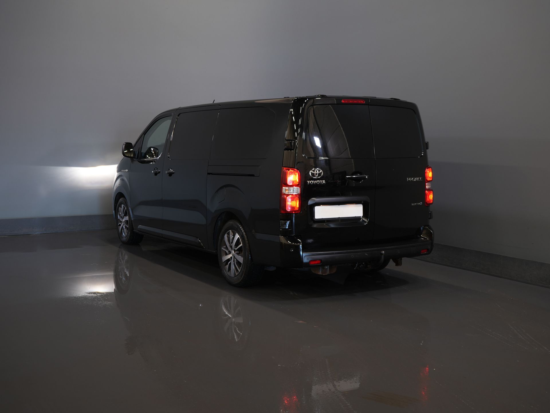 Toyota PROACE Electric Worker 75Kwh Van L3 345km WLTP Schnellladegerät/ 2xSchiebetür/ Xenon/ Keyless/ Carplay/ Head Up/ Navi/ Kamera/ Cruise/ Klima/ PDC