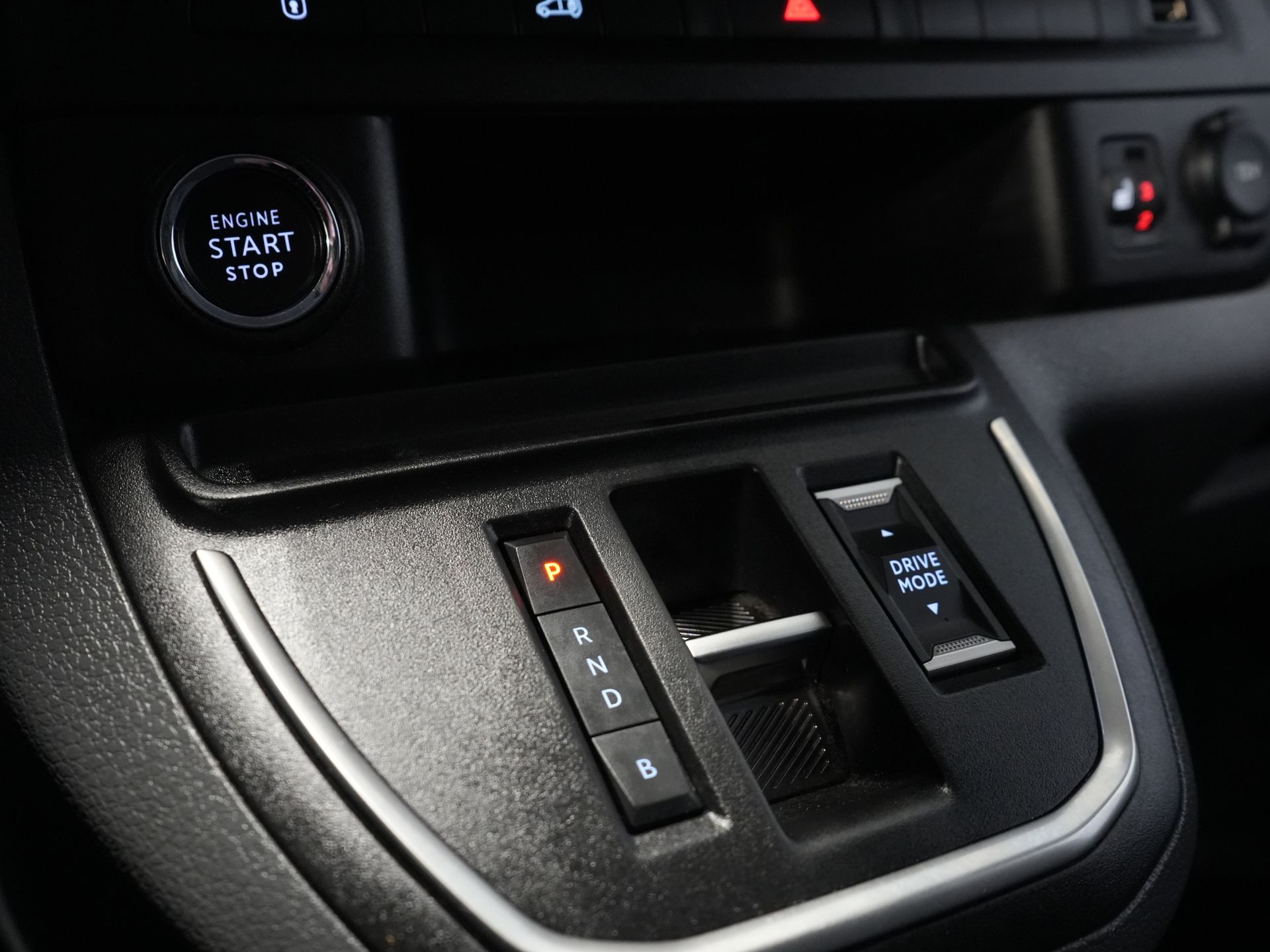 Toyota PROACE Electric Worker 75Kwh Van L3 345km WLTP Schnellladegerät/ 2xSchiebetür/ Xenon/ Keyless/ Carplay/ Head Up/ Navi/ Kamera/ Cruise/ Klima/ PDC