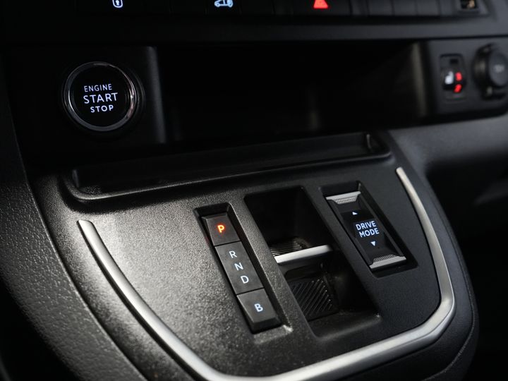 Toyota PROACE Electric Worker 75Kwh Van L3 345km WLTP Schnellladegerät/ 2xSchiebetür/ Xenon/ Keyless/ Carplay/ Head Up/ Navi/ Kamera/ Cruise/ Klima/ PDC