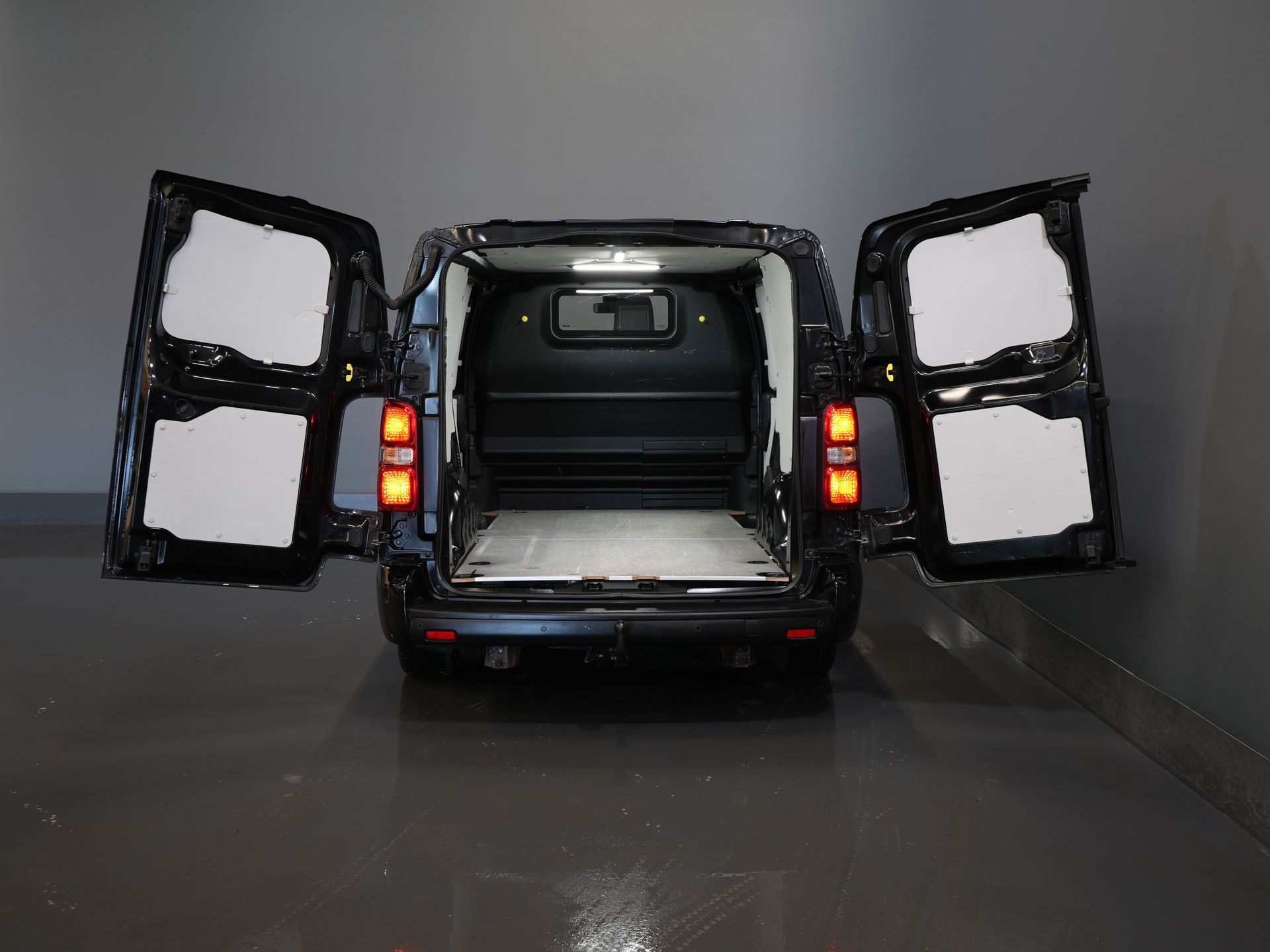 Toyota PROACE Electric Worker 75Kwh Van L3 345km WLTP Schnellladegerät/ 2xSchiebetür/ Xenon/ Keyless/ Carplay/ Head Up/ Navi/ Kamera/ Cruise/ Klima/ PDC