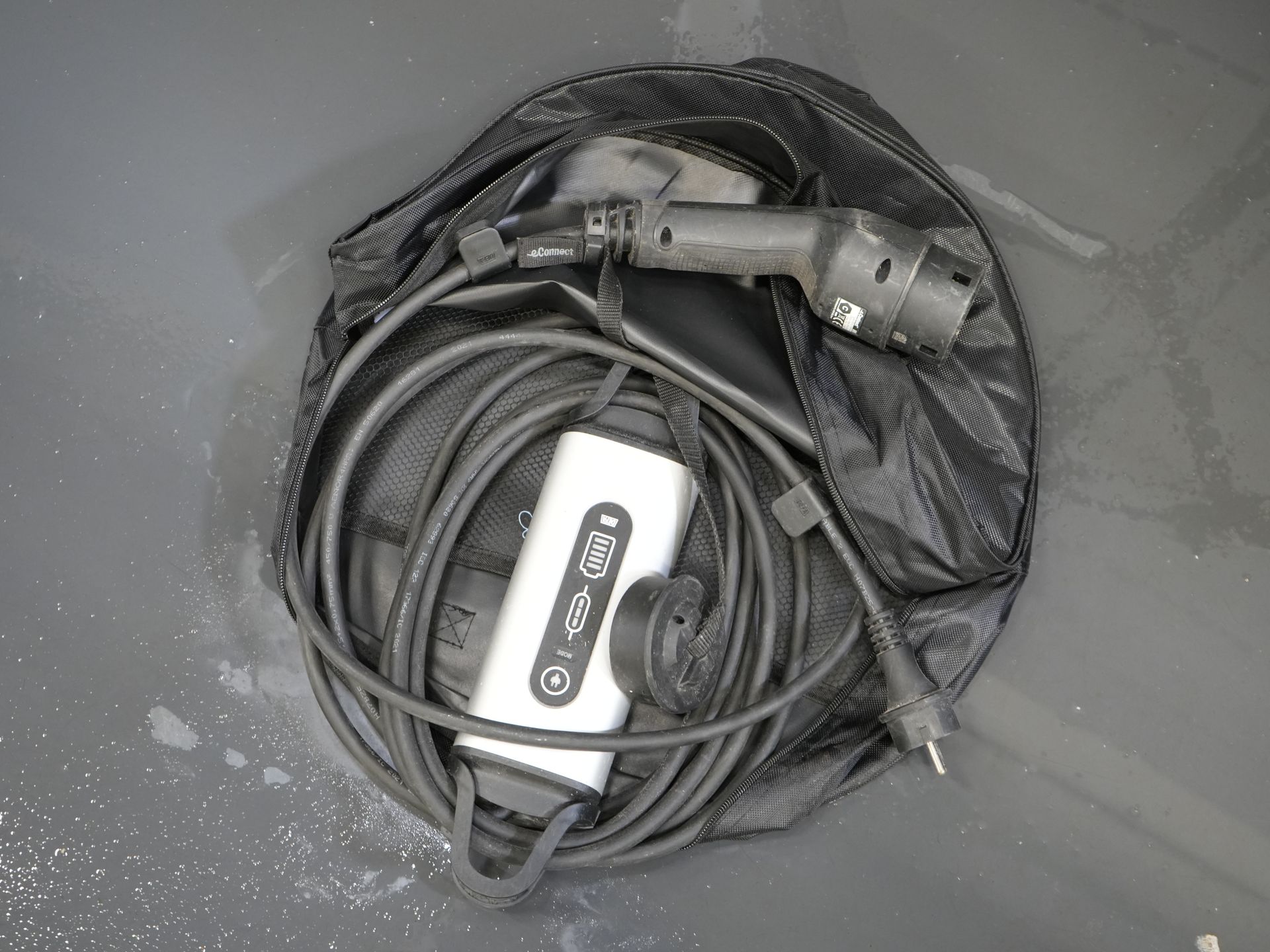 Toyota PROACE Electric Worker 75Kwh Van L3 345km WLTP Schnellladegerät/ 2xSchiebetür/ Xenon/ Keyless/ Carplay/ Head Up/ Navi/ Kamera/ Cruise/ Klima/ PDC