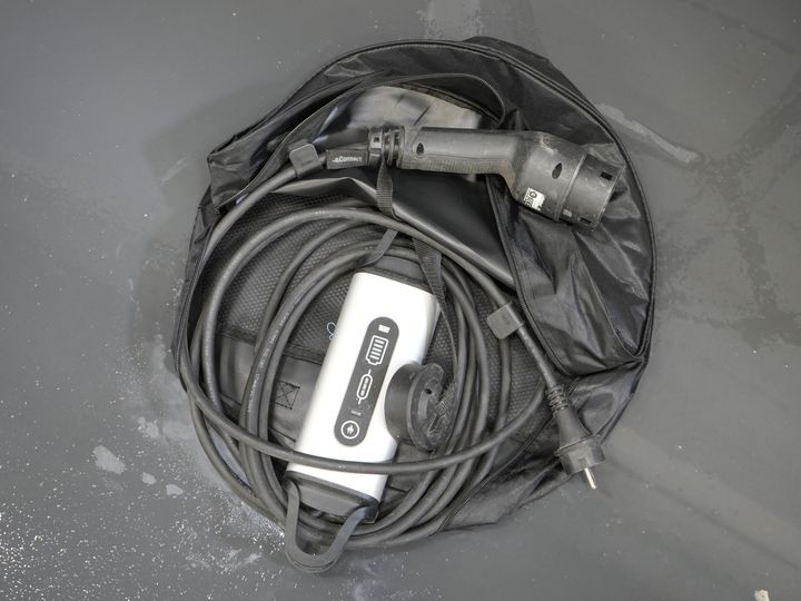 Toyota PROACE Electric Worker 75Kwh Van L3 345km WLTP Schnellladegerät/ 2xSchiebetür/ Xenon/ Keyless/ Carplay/ Head Up/ Navi/ Kamera/ Cruise/ Klima/ PDC