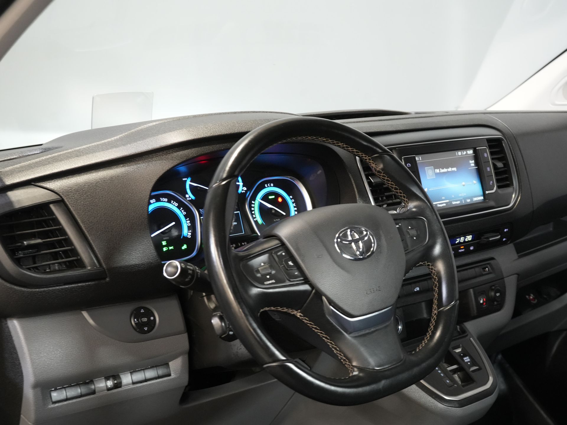 Toyota PROACE Electric Worker 75Kwh Van L3 345km WLTP Schnellladegerät/ 2xSchiebetür/ Xenon/ Keyless/ Carplay/ Head Up/ Navi/ Kamera/ Cruise/ Klima/ PDC