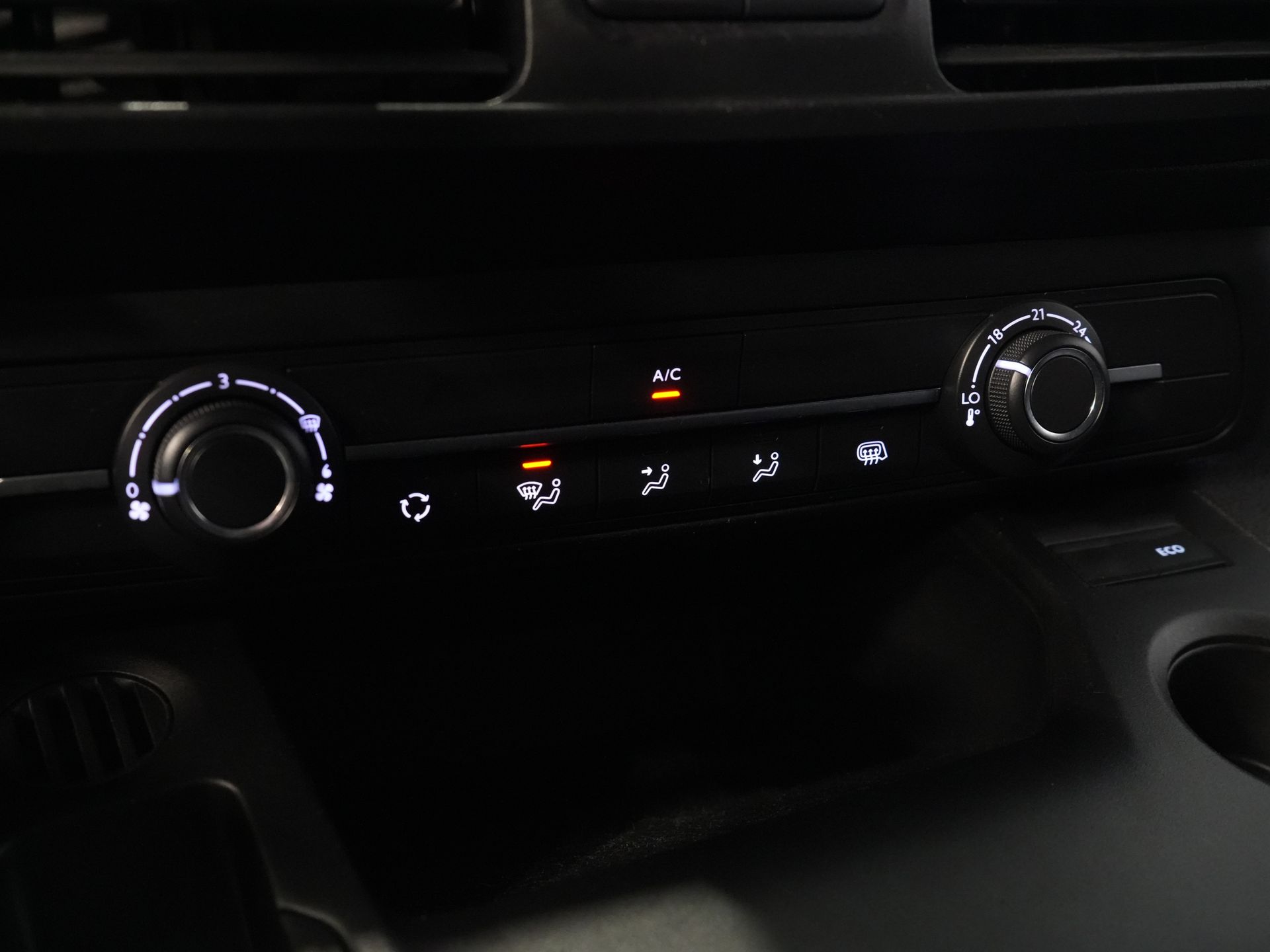 Toyota PROACE CITY Furgoneta 1.5 130 CV Aut. L2 2x Puerta corredera/ 3 Pers./ Carplay/ Calefacción de pie/ Airco/ Cámara/ Crucero/ PDC