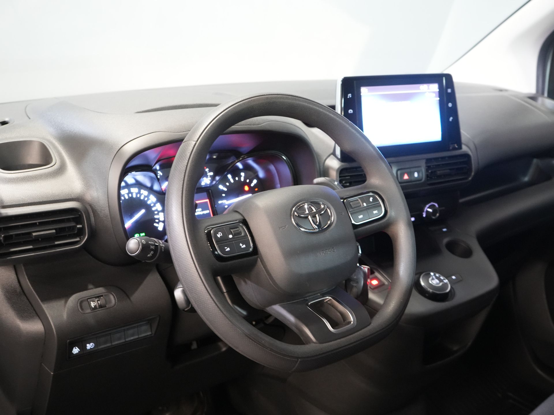 Toyota PROACE CITY Furgoneta 1.5 130 CV Aut. L2 2x Puerta corredera/ 3 Pers./ Carplay/ Calefacción de pie/ Airco/ Cámara/ Crucero/ PDC