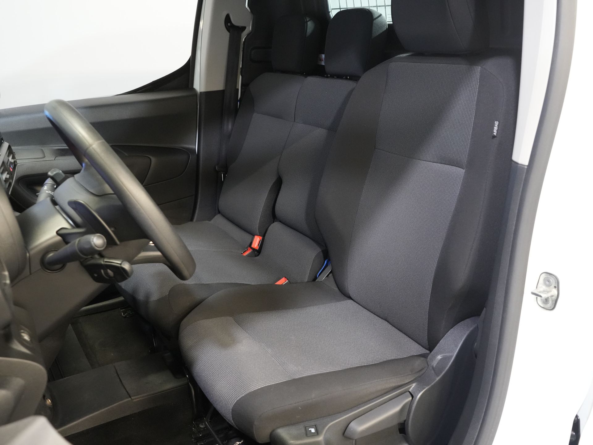 Toyota PROACE CITY Furgoneta 1.5 130 CV Aut. L2 2x Puerta corredera/ 3 Pers./ Carplay/ Calefacción de pie/ Airco/ Cámara/ Crucero/ PDC