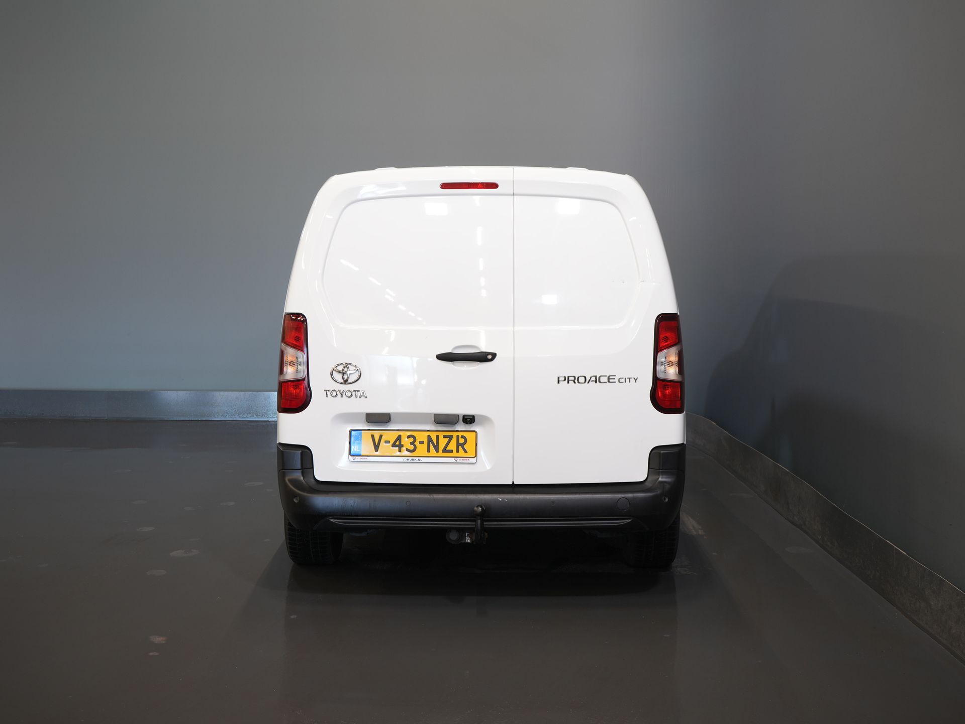 Toyota PROACE CITY Furgoneta 1.5 130 CV Aut. L2 2x Puerta corredera/ 3 Pers./ Carplay/ Calefacción de pie/ Airco/ Cámara/ Crucero/ PDC